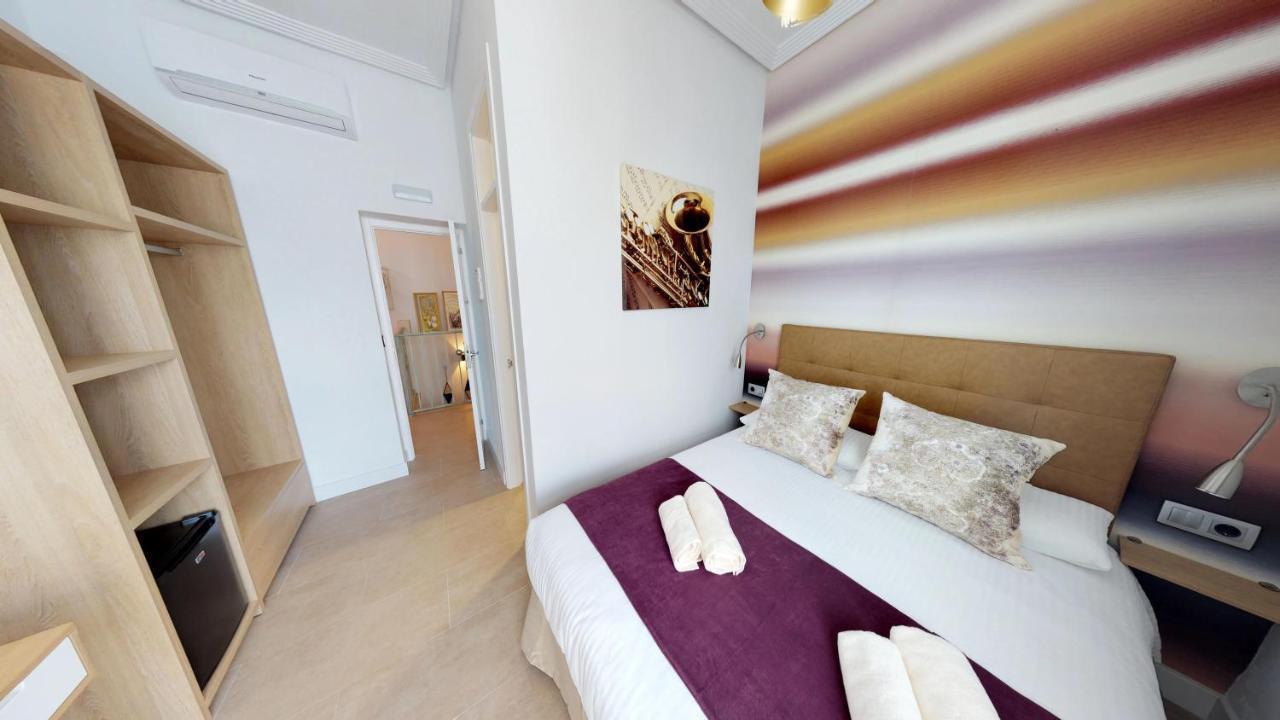 Deluxe Double Room with Balcony,1152647616:JPEG
