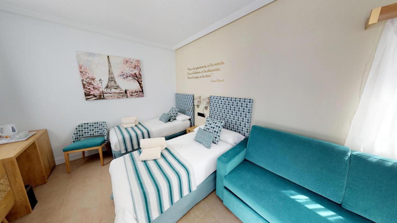 Double or Twin Room,1152647601:JPEG